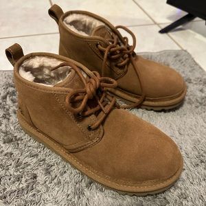 Mens UGG boots. Chestnut.